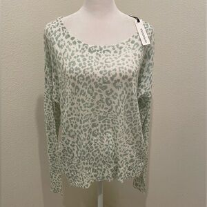 NWT Olivaceous Long Sleeve Top Women’s L Pistachio Green​​​​​
